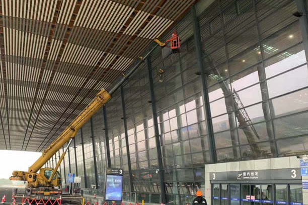 漳浦玻璃幕墙维护和保养